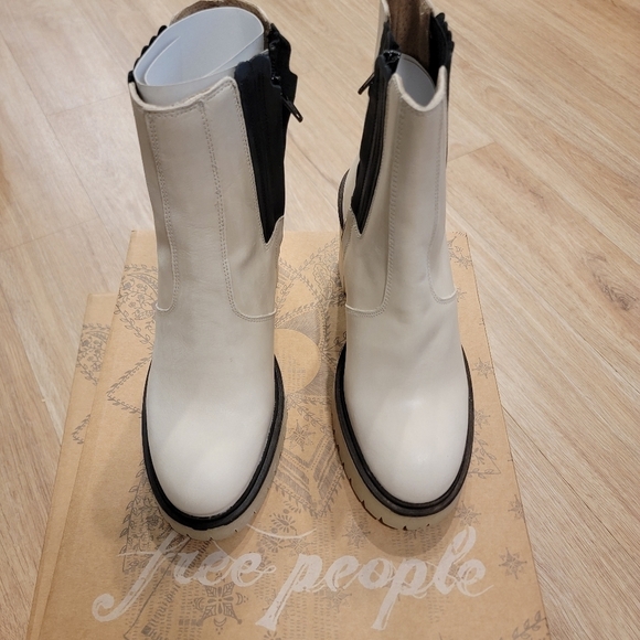 Free People Boots Sz 10 White James Chelsea Lug Sole Chunky Y2K 90s NIB - Picture 5 of 13